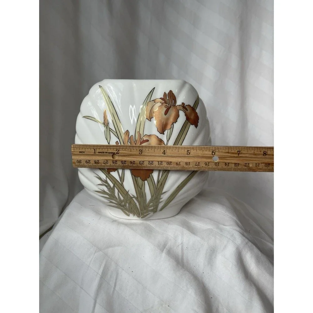 Fine China Ceramic Iris Floral Vase, White, Gold Trim, Japan, 5 in